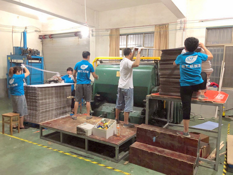 factory-machinery-UNI-POP-paper-cardboard-displays-003